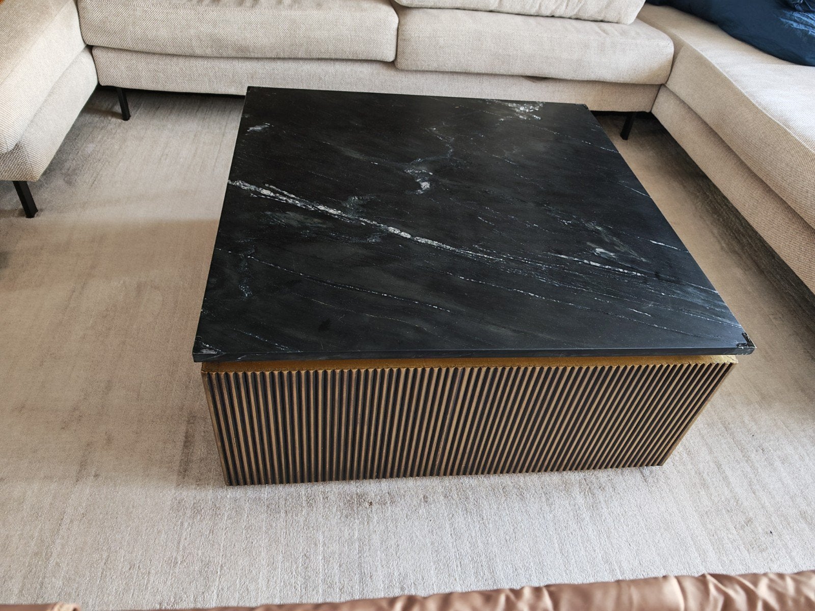 Richmond Ironville  Salontafel Goud Zwart Marmer, Huis en Inrichting, Tafels | Salontafels, Zo goed als nieuw, 5 – 50, 50 tot 100 cm