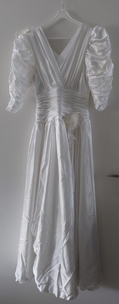 Elegante Trouwjurk met Pofmouwen en Bloemdetails, Kleding | Dames, Trouwkleding en Trouwaccessoires, Zo goed als nieuw, Trouwjurk