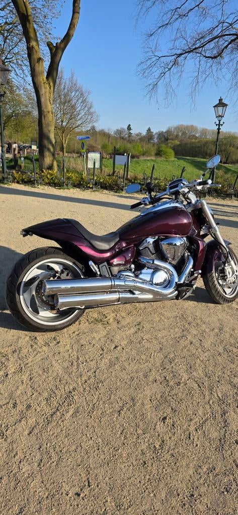 Suzuki Intruder 1800 - Krachtige Chopper, Motoren, Cardan-aandrijving, 2 cilinders, Gebruikt, Particulier