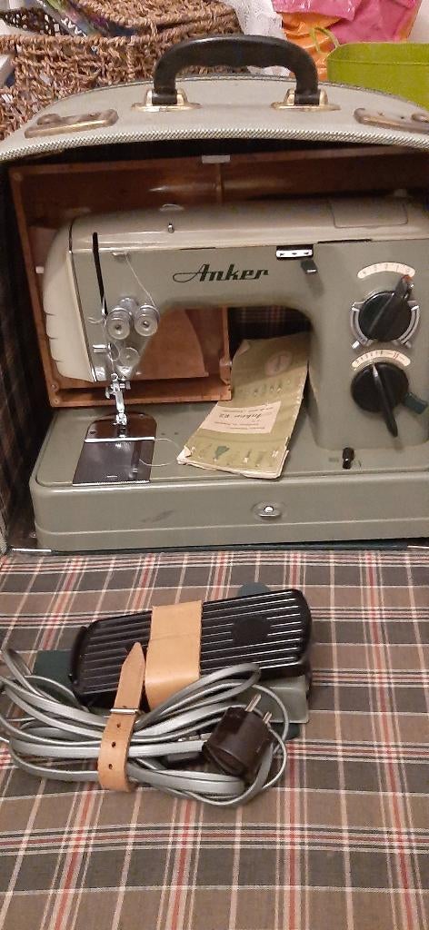 Elektrische naaimachine., Ophalen, Gebruikt, Naaimachine, Overige merken