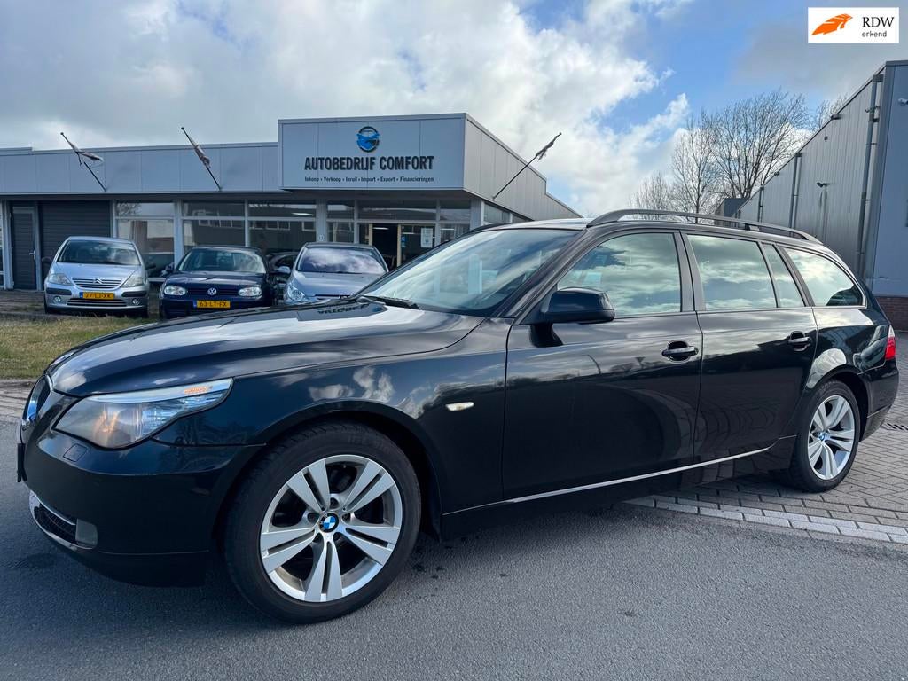 BMW 5-serie Touring 520i Business Line, Auto's, BMW, Achterwielaandrijving, Zwart, 4 cilinders, 1535 kg