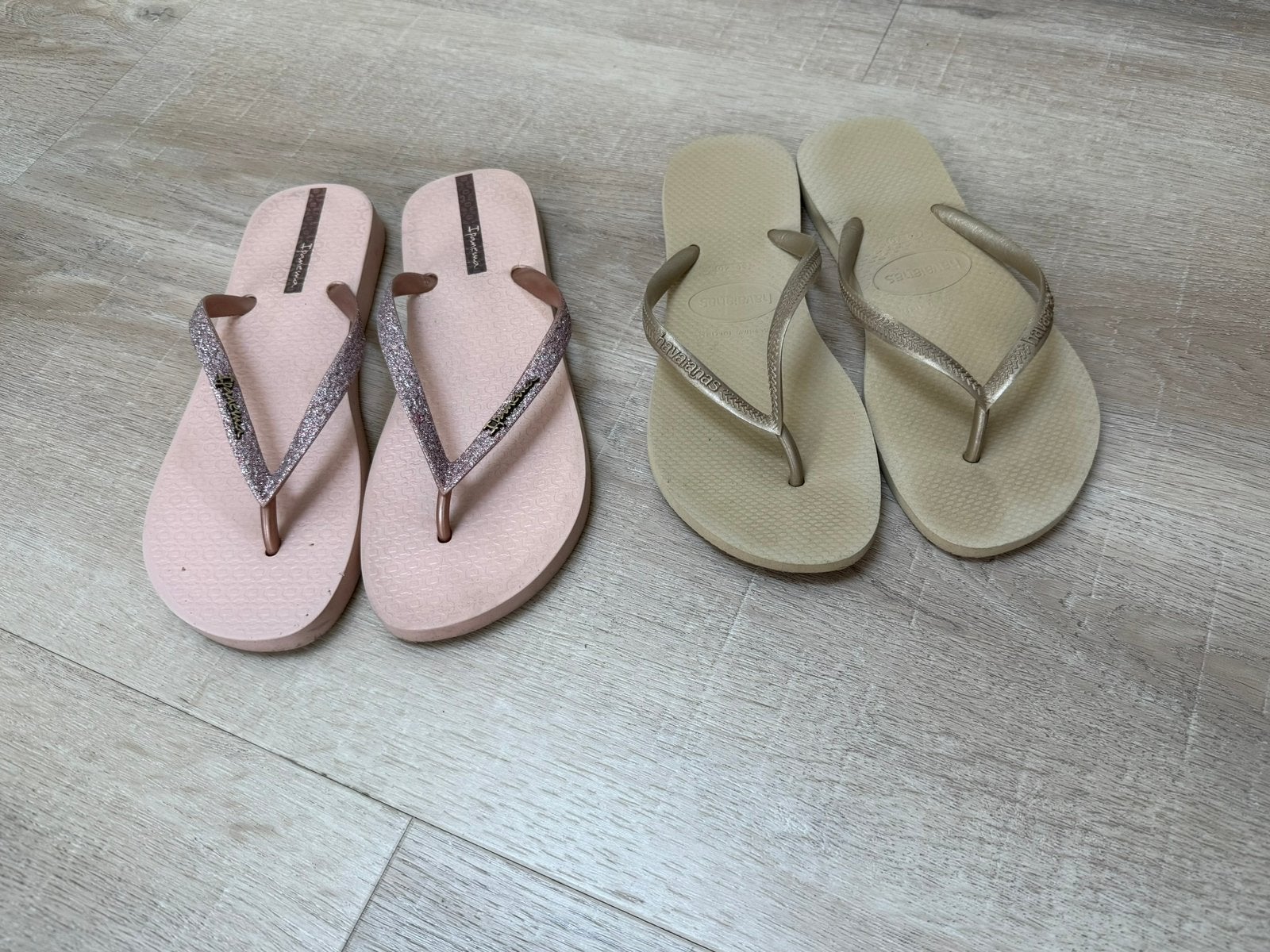 2 paar slippers Ipanama en Havainas maat 39/40, Slippers, Ophalen of Verzenden, Zo goed als nieuw, Roze
