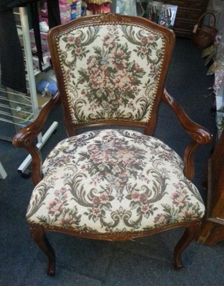 Noten dames fauteuil met globlin, Huis en Inrichting, Fauteuils, Ophalen, Zo goed als nieuw, 75 tot 100 cm
