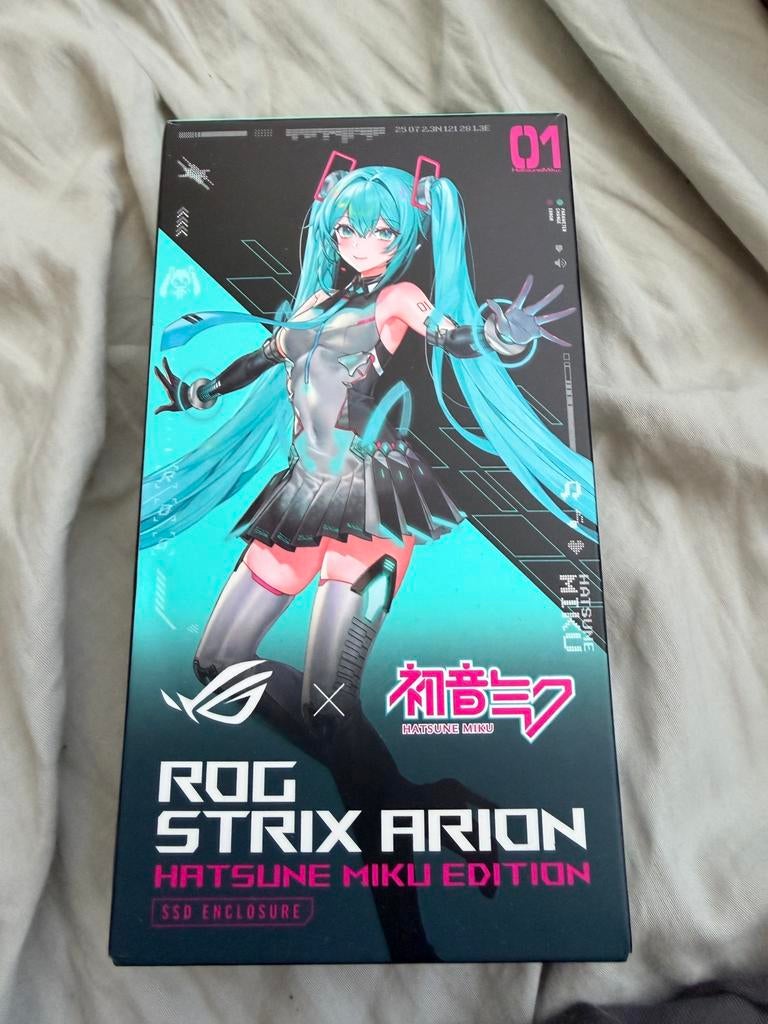 ASUS ROG STRIX ARION HATSUNE MIKU EDITION SDD-BEHUIZING M.2, Computers en Software, Harde schijven, Ophalen of Verzenden, Zo goed als nieuw