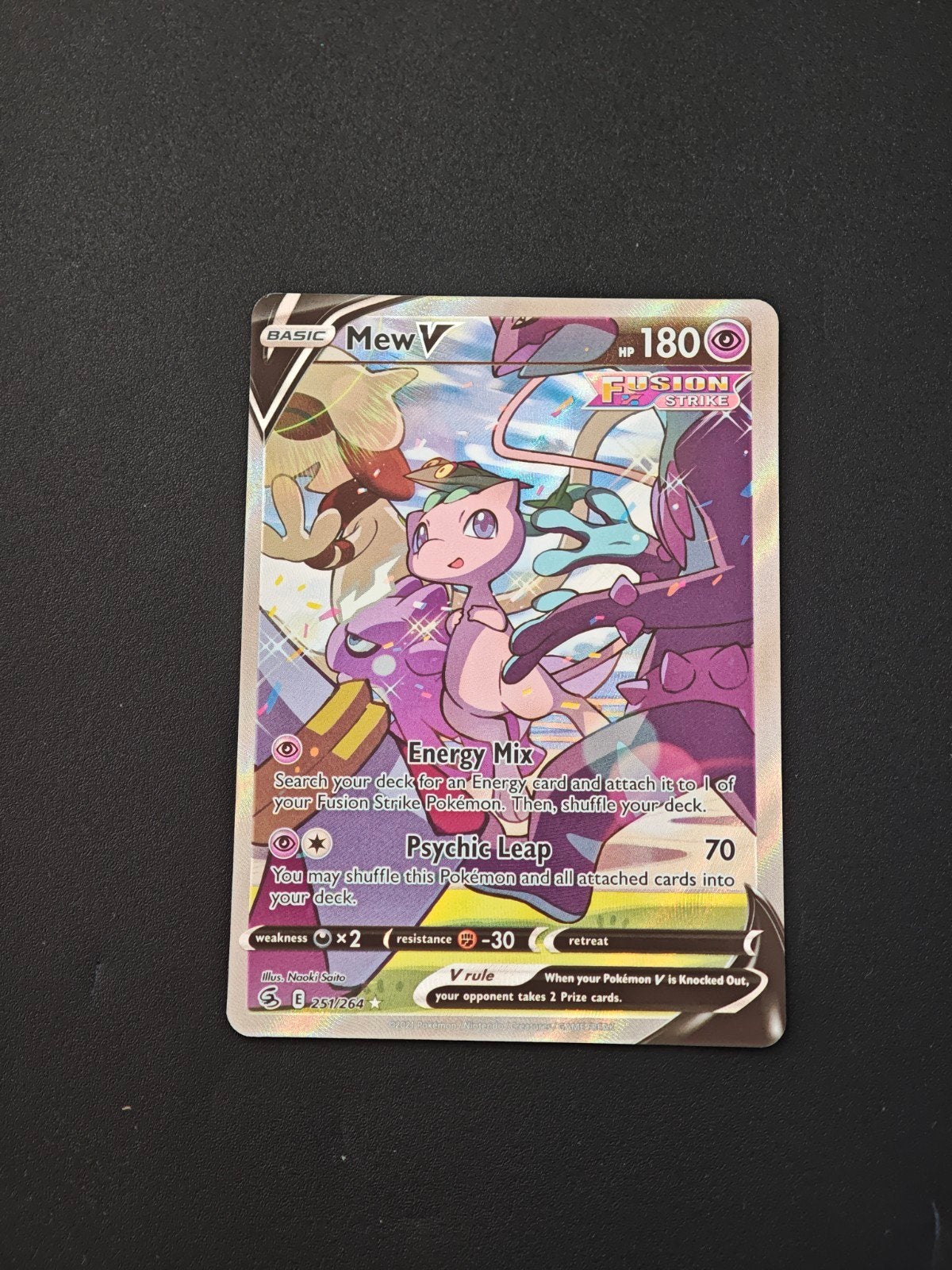 Mew V Fusion Strike Pokémon Kaart, Ophalen of Verzenden, Zo goed als nieuw, Losse kaart