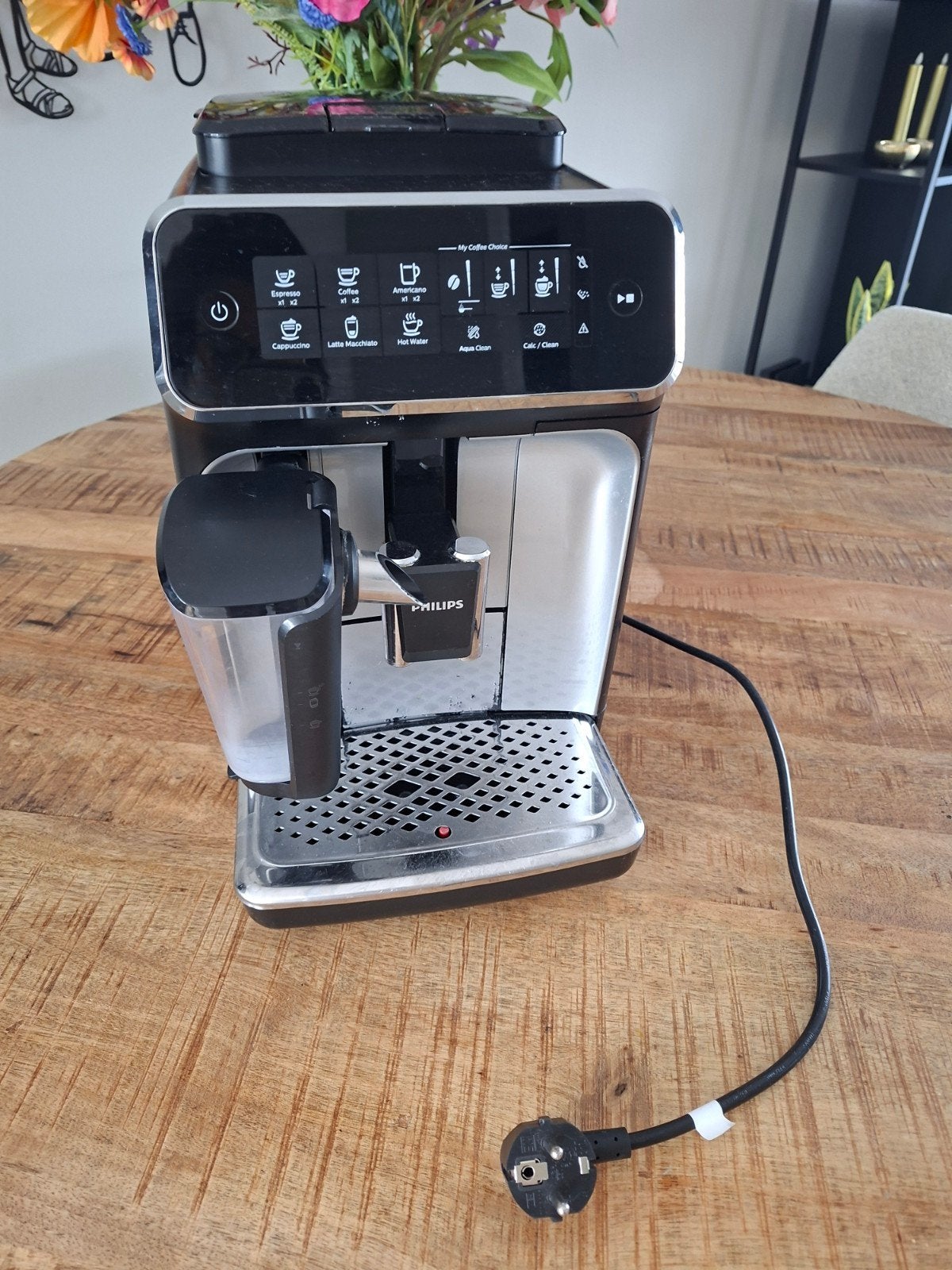Philips volautomatische espressomachine met LatteGo, Witgoed en Apparatuur, Koffiezetapparaten, Ophalen, Espresso apparaat