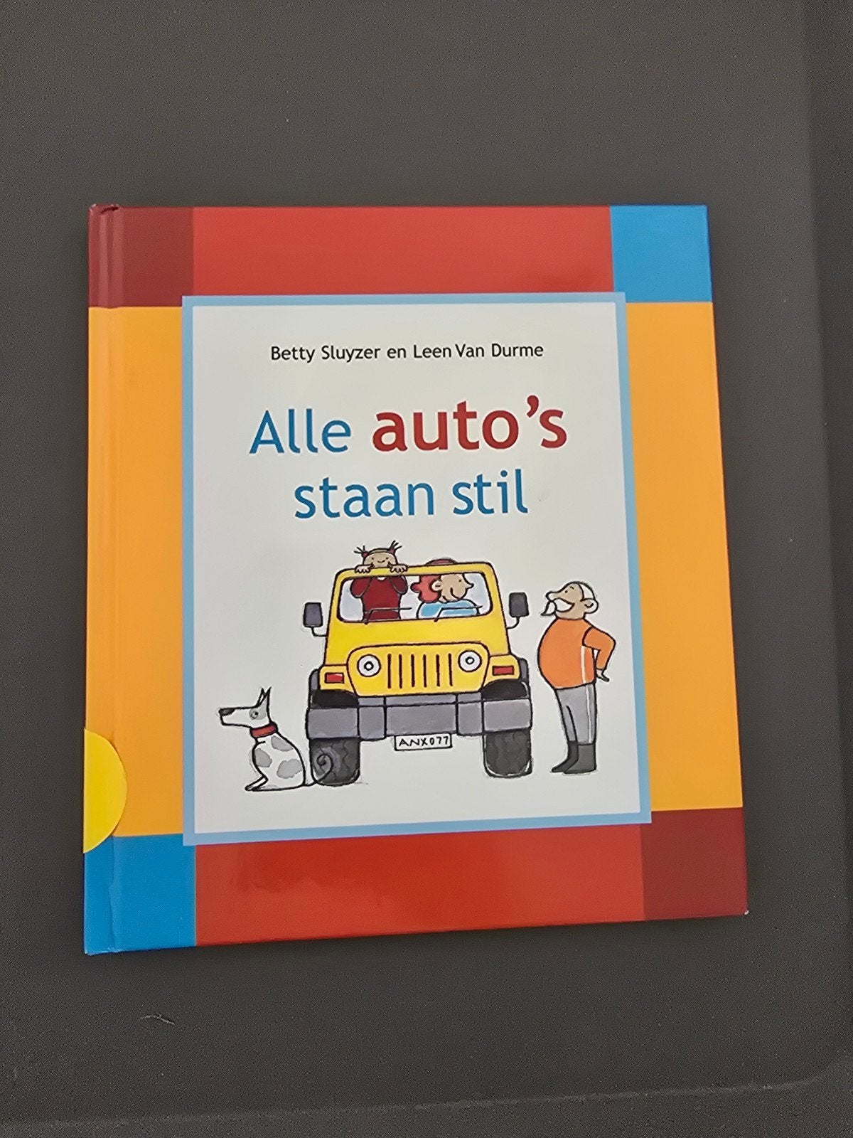 Betty Sluyzer - Alle auto's staan stil, Gelezen, Fictie algemeen, Ophalen of Verzenden, Betty Sluyzer