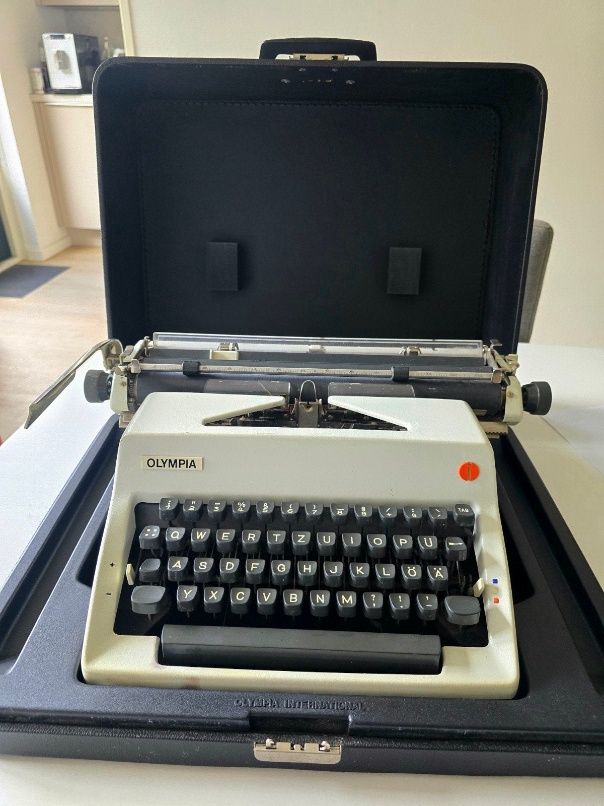 Olympia SM9 Breitwagen typemachine, Ophalen of Verzenden