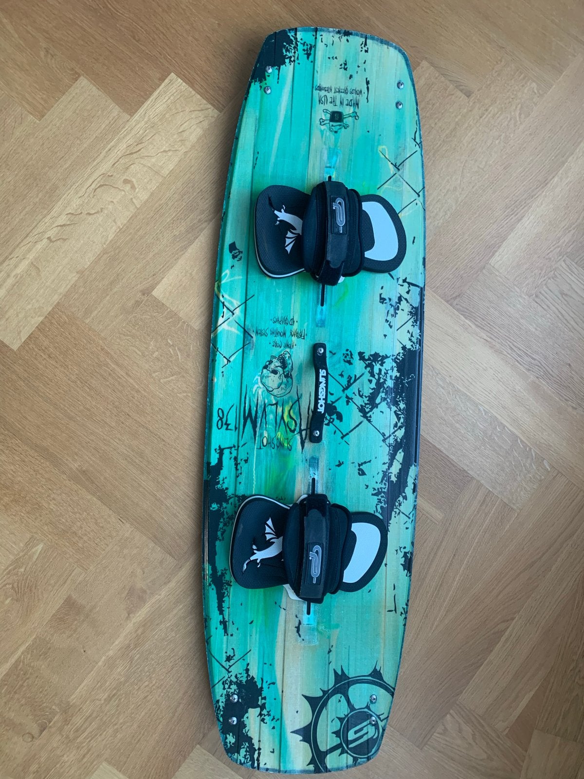 Slingshot board en Gaastra trapeze, Watersport en Boten, Kitesurfen, Twintip, Ophalen of Verzenden, Gebruikt, Kitesurf-set