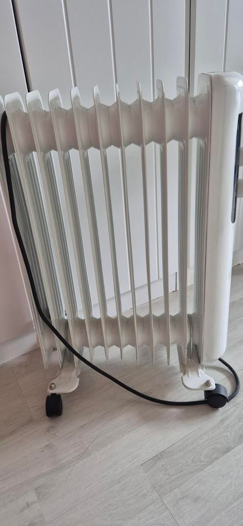 Sencys Oliegevulde Radiator 2500W - Zo goed als nieuw, Doe-het-zelf en Verbouw, Radiator, Ophalen of Verzenden, Zo goed als nieuw