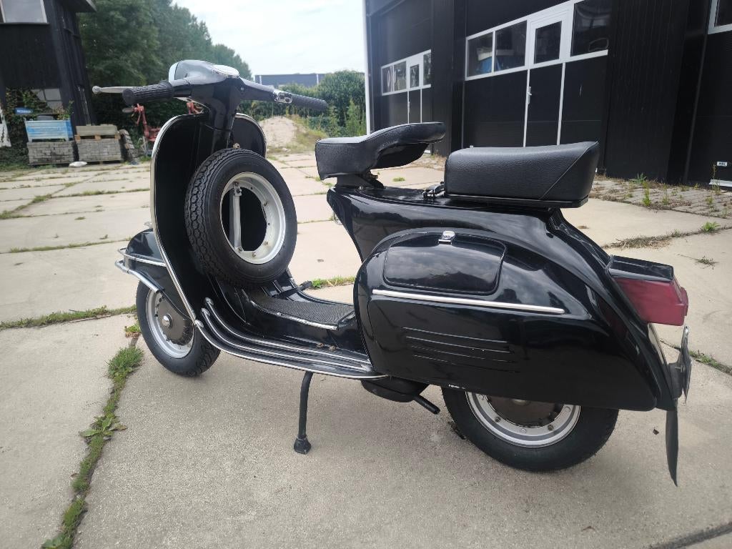 Vespa Sprint - 150CC, Motoren, Motoren | Oldtimers, Scooter, 11 kW of minder, 1 cilinder, Minimaal motorrijbewijs A1