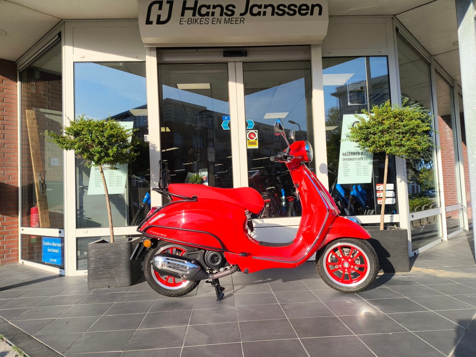 Vespa Primavera Red 2024 - Nieuwstaat met garantie!, Ophalen