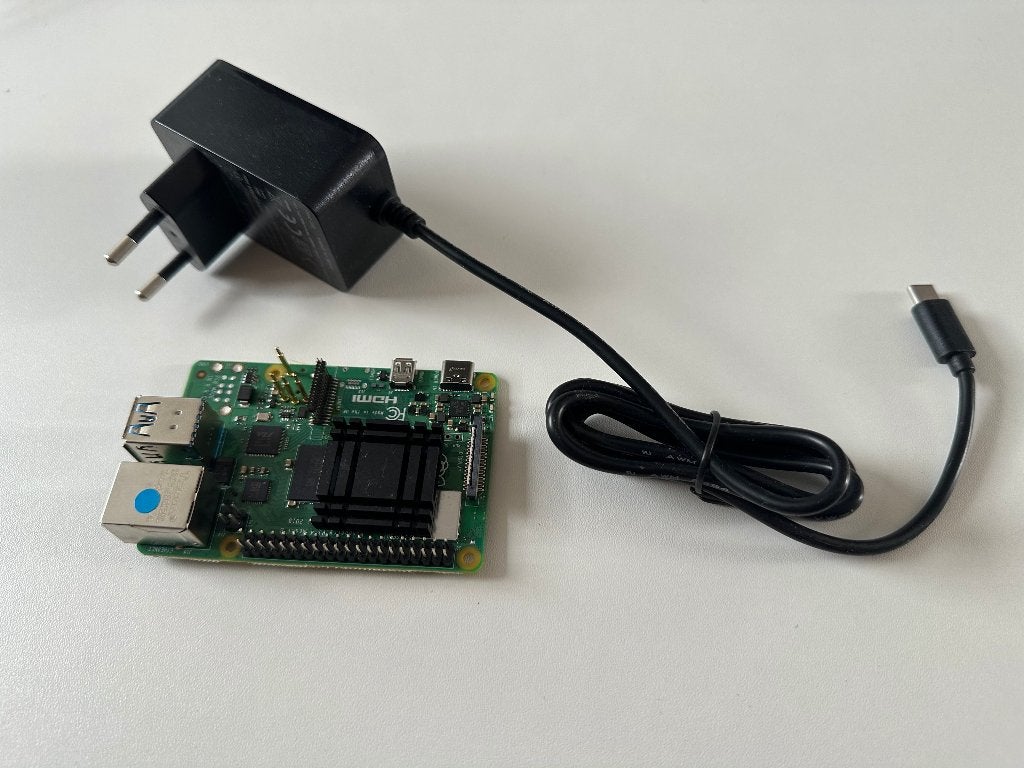 Raspberry Pi 4B 4GB RAM - LET OP missende poorten, Ophalen of Verzenden, Gebruikt