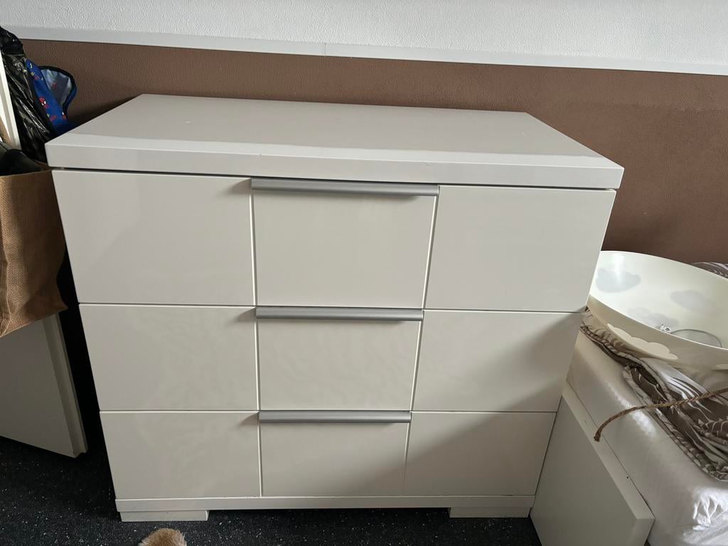 Commode en kledingkast, Huis en Inrichting, Kasten | Ladekasten, 100 tot 150 cm, Ophalen of Verzenden, Zo goed als nieuw, 3 of 4 laden
