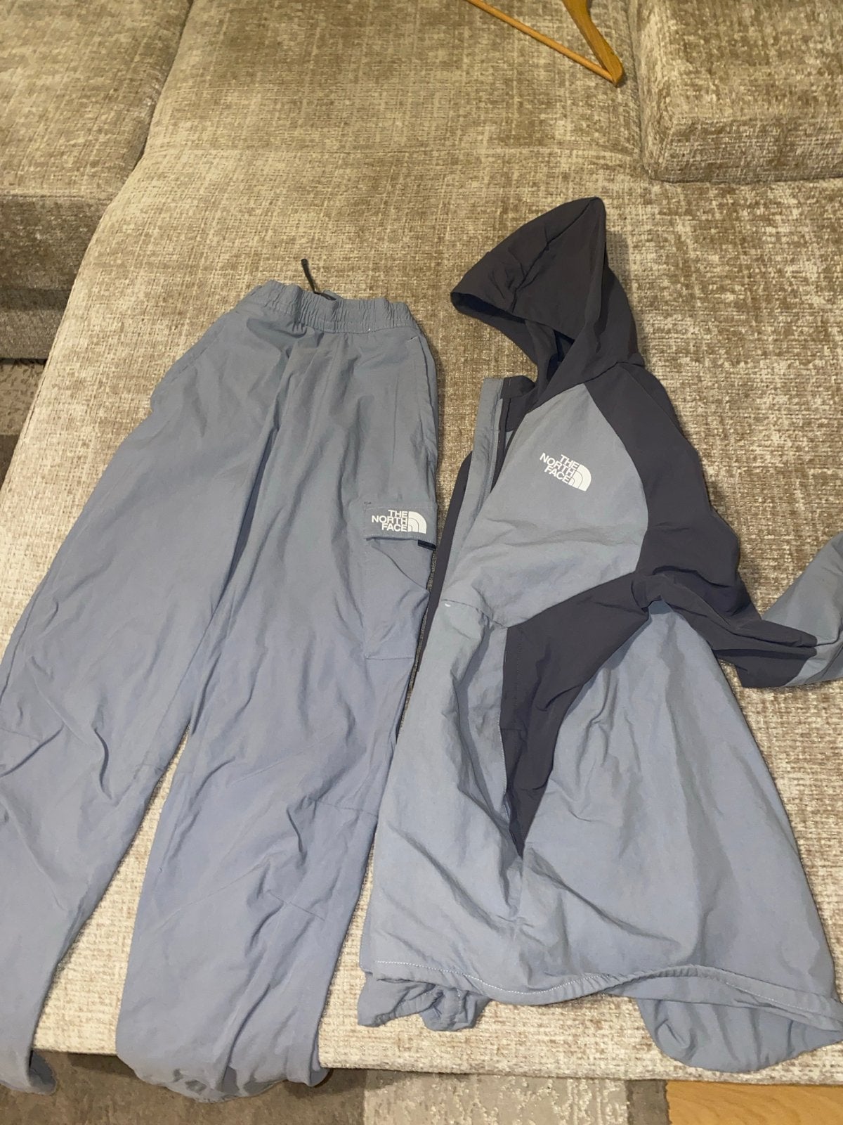 The North Face Trainingspak - Jas en Broek, Ophalen of Verzenden, Zo goed als nieuw, Maat 38/40 (M), Grijs