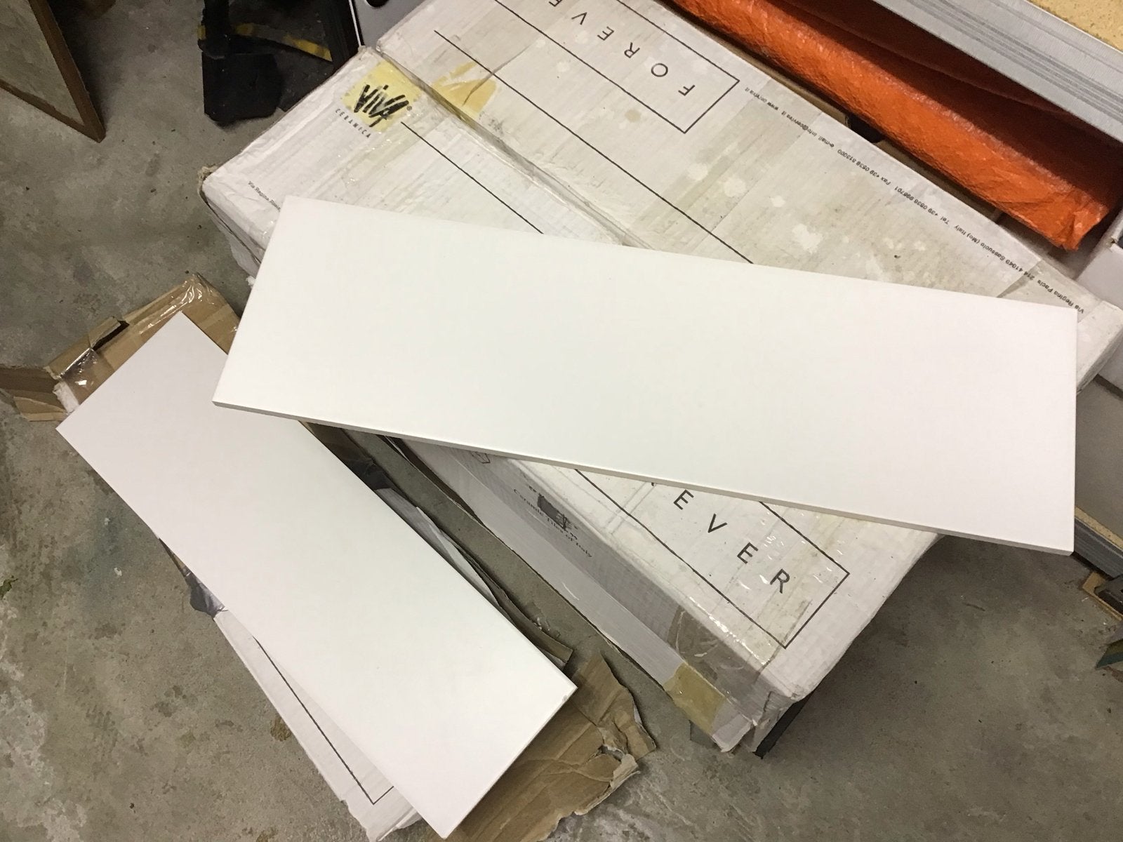 Witte keramische tegels 17x57 cm - Nieuw in doos, Ophalen, 40 tot 60 cm, Nieuw, Minder dan 20 cm