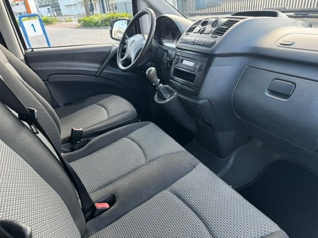 Mercedes-Benz Vito 116 CDI Lang 3persoons Airco MARGE Auto N, Auto's, 13 km/l, Euro 5, Gebruikt, Zwart