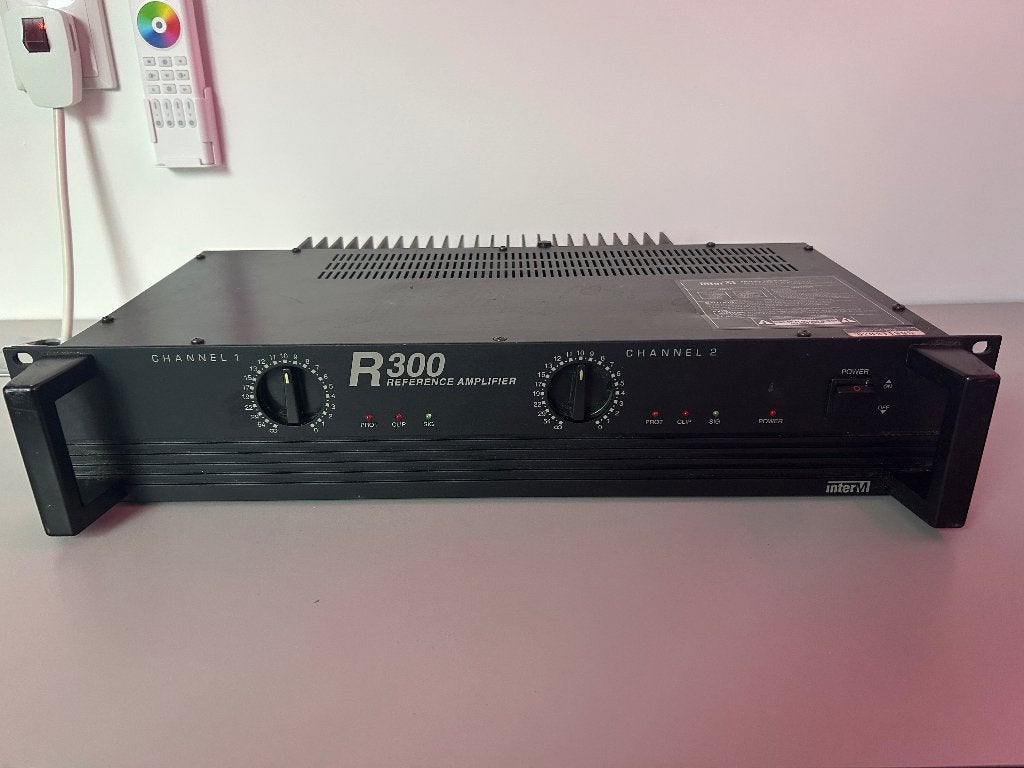 Interm R300 versterker, Ophalen of Verzenden, Gebruikt, 120 watt of meer, Overige merken