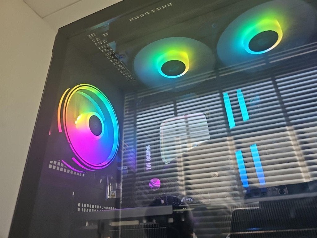 Foto 8 van High-End 4K Gaming PC | RTX 4070 SUPER | 32GB RAM | 2TB SSD