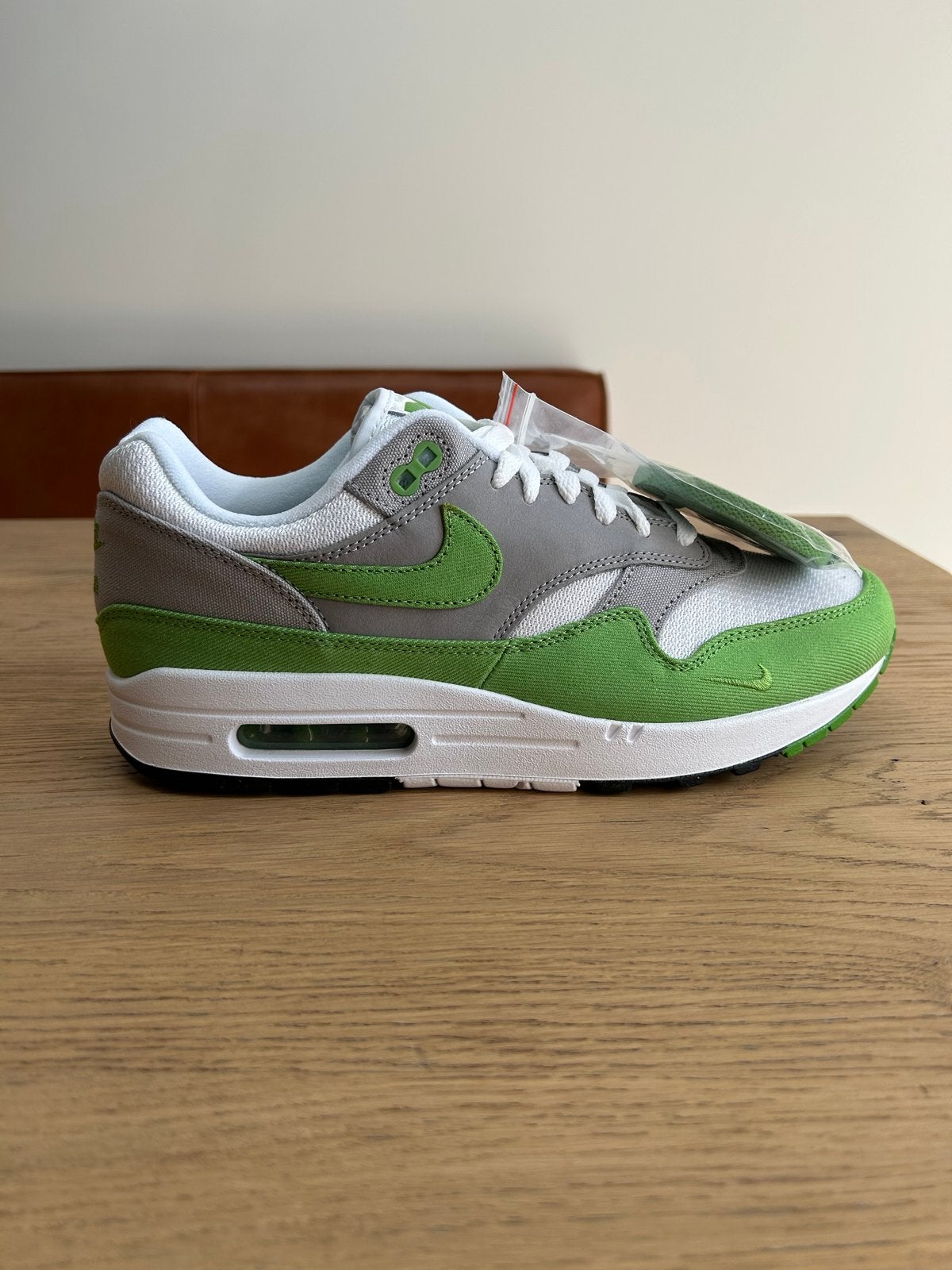 Nike Air Max 1 SP Patta 'Chlorophyll' - Maat 43, Ophalen of Verzenden, Nieuw, Overige kleuren, Sneakers of Gympen