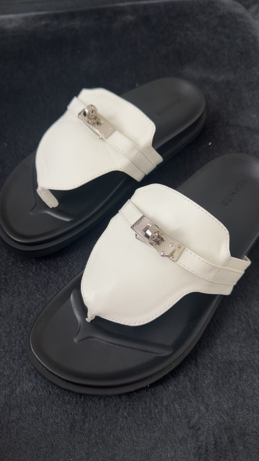 Hermes empire slippers, Kleding | Dames, Schoenen, Ophalen of Verzenden, Zo goed als nieuw
