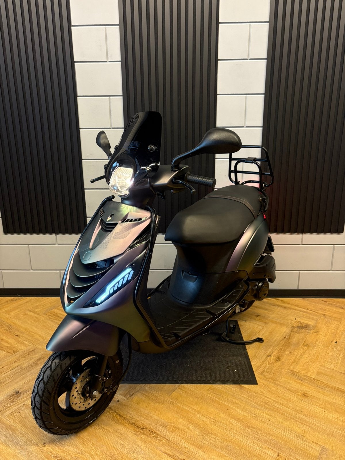 PIAGGIO ZIP 4T 3V BROM 2022 FULL OPTION MAT DRAGON CAMELEON, Ophalen, Maximaal 45 km/u, Zip, Zo goed als nieuw