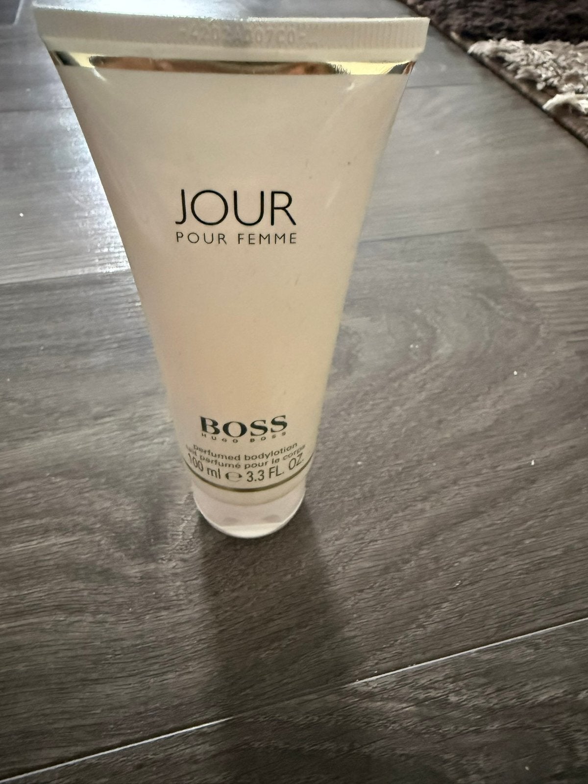 Mooi bodylotion van douglas, Ophalen of Verzenden, Zo goed als nieuw, Gehele gezicht
