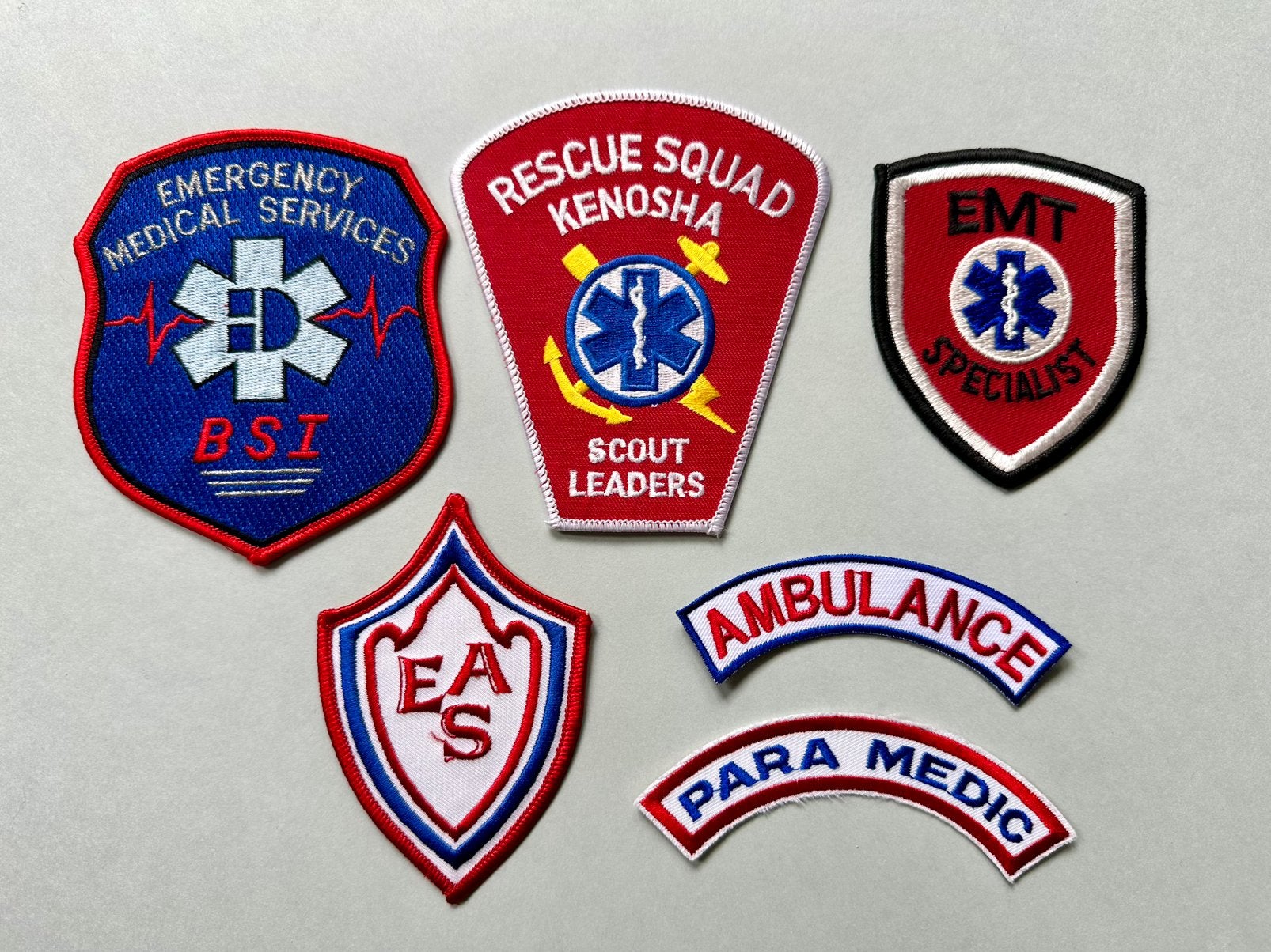 Ambulance emblemen USA, Ophalen of Verzenden, Landmacht, Amerika, Embleem of Badge