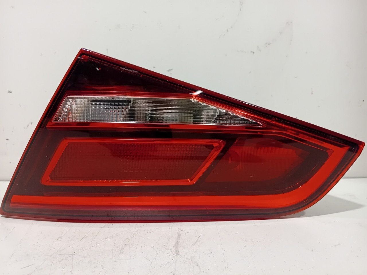Achterlicht kofferdeksel achterklep rechts Audi A3, Onderdelen@venauto.nl, Van der Ven Autorecycling B.V., Gebruikt, Ettenseweg 76, 4706 PB Roosendaal, The Netherlands
