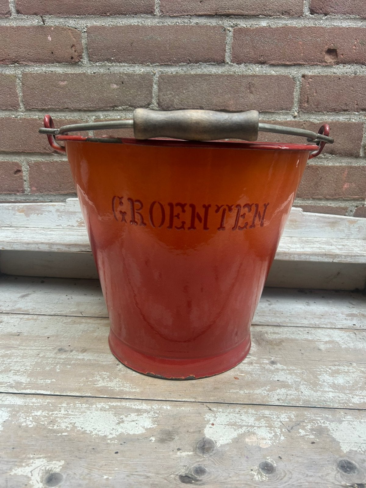 Groenten emmer oranje gevlamd emaille met rode letters BK, Ophalen of Verzenden
