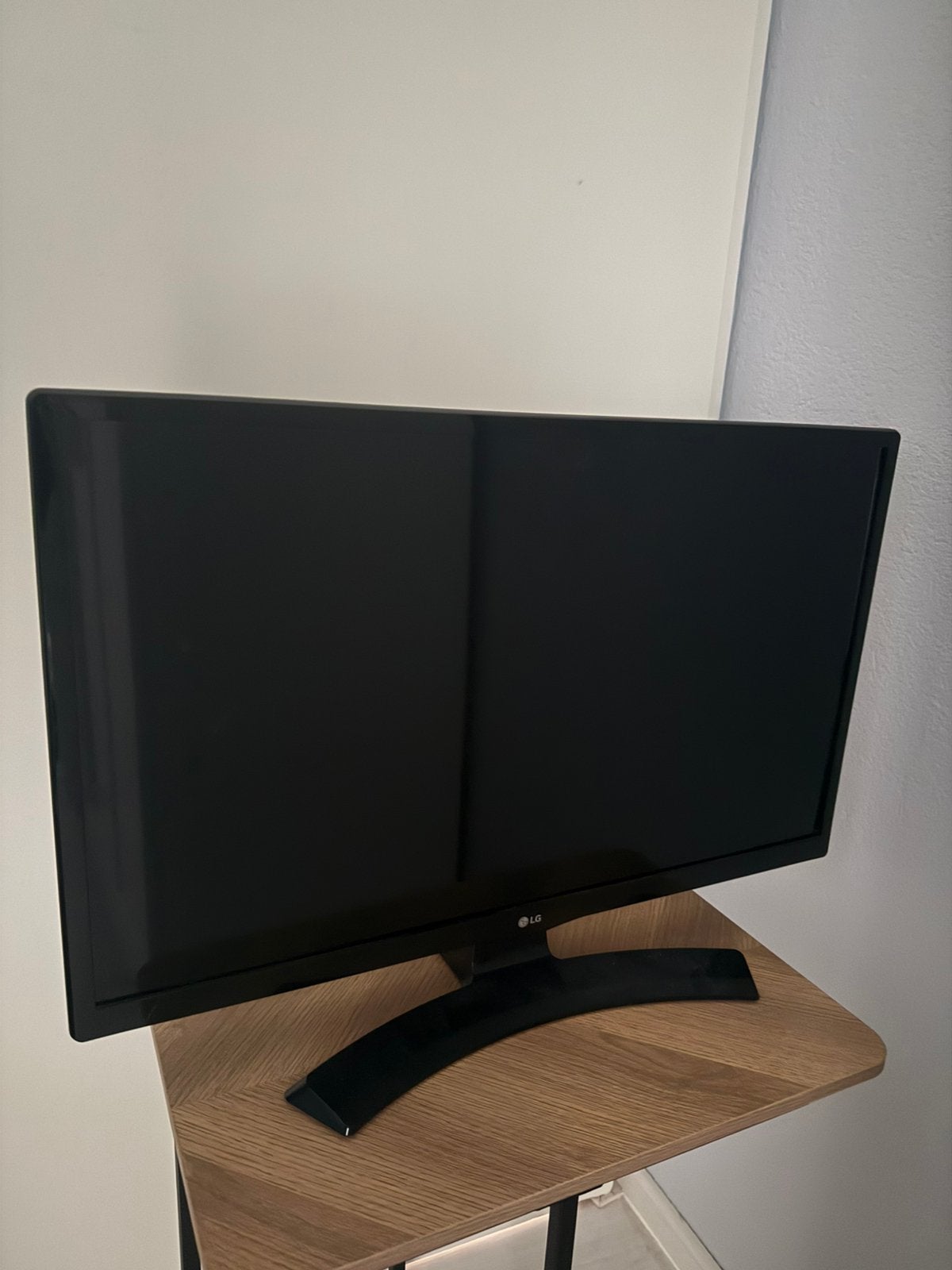 LG 28 inch TV / Monitor – 28MT41DF-PZ – 28” – LG, Ophalen, Zo goed als nieuw, 50 Hz, LG