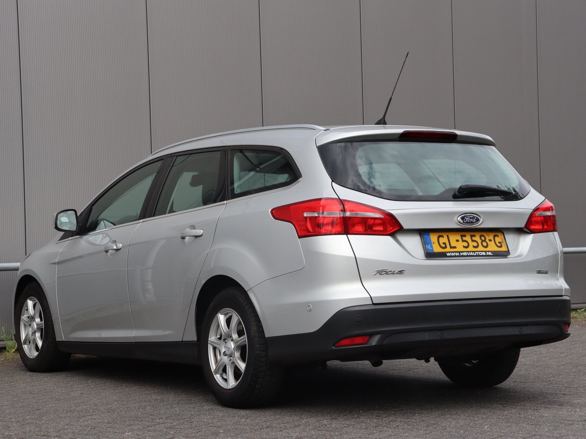 Foto 7 van Ford Focus Wagon 1.0 Titanium Edition navi LM airco org NL