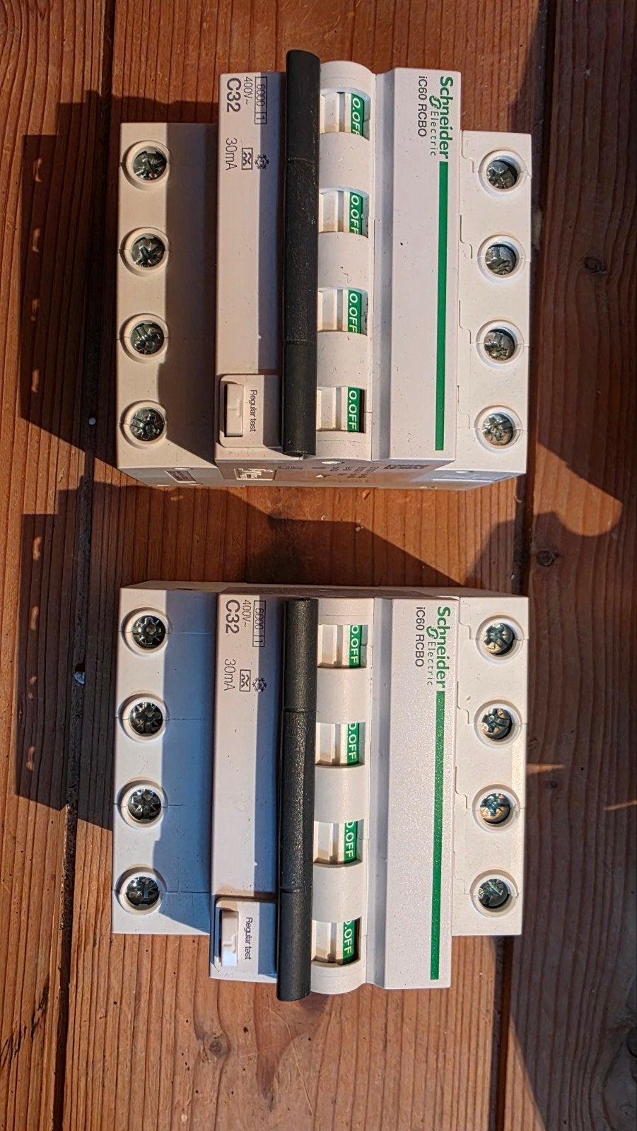 2x Schneider Aardlekautomaat 4P C32A 30mA, Ophalen of Verzenden, Nieuw, Overige typen