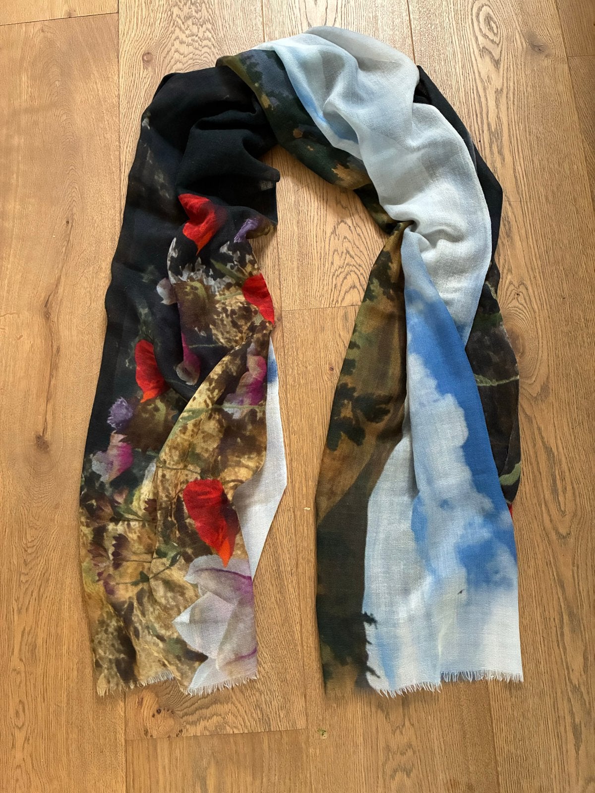 Prachtige pashmina sjaal met landschap en bloemenprint, Kleding | Dames, Mutsen, Sjaals en Handschoenen, Ophalen of Verzenden