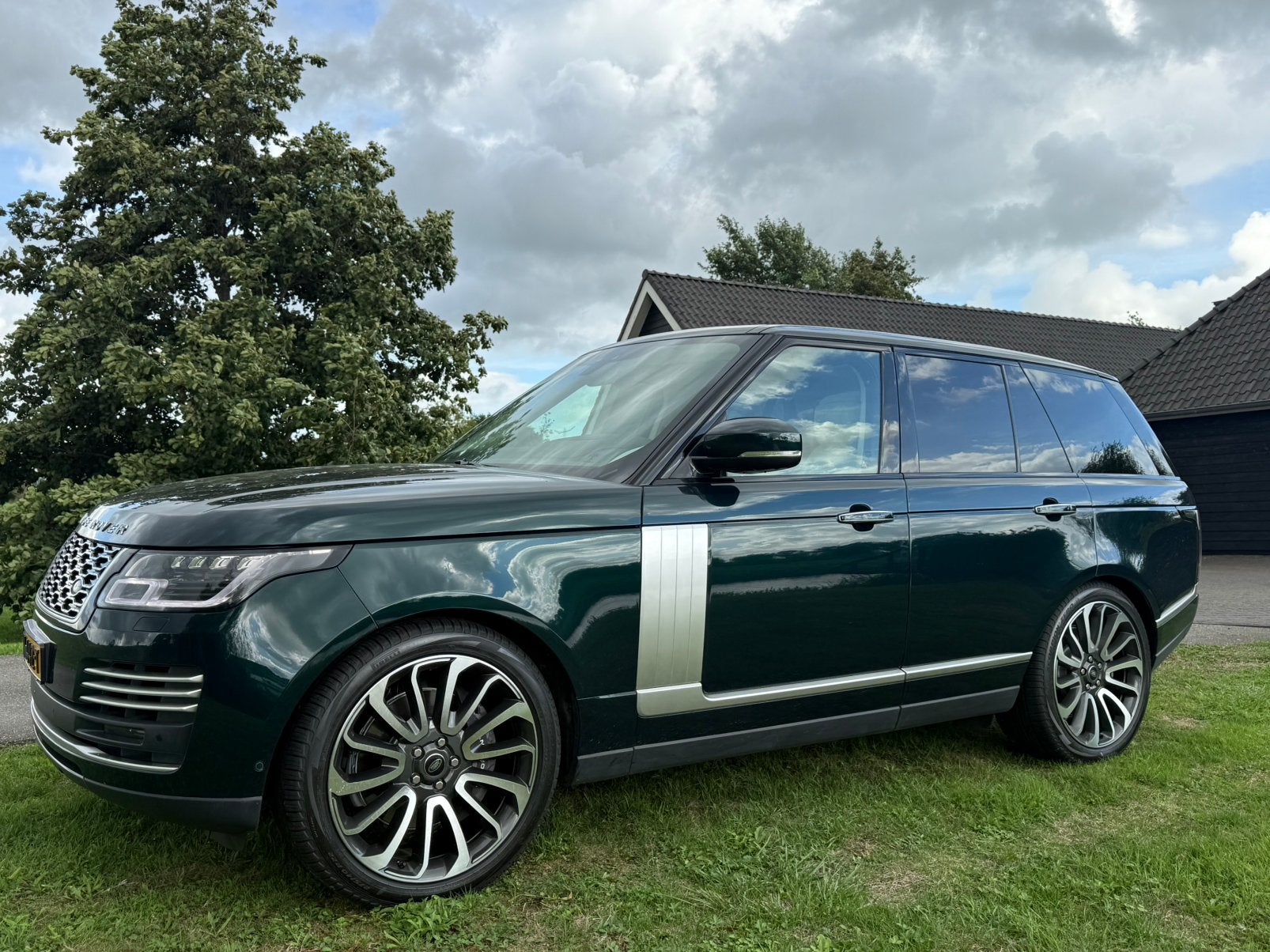 Land Rover Range Rover P400e Autobiography SVO Green, Auto's, Automaat, 404 pk, Parkeerassistent, Leder
