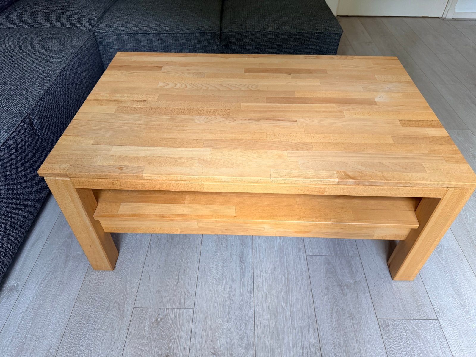 Massief houten salontafel met lade - Zo goed als nieuw, Huis en Inrichting, Tafels | Salontafels, Ophalen, 50 tot 100 cm, 100 tot 150 cm