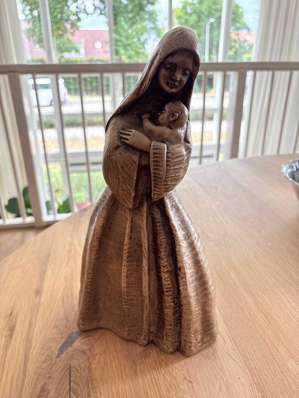 Beeld Maria met kind - Religieus kunstwerk, Ophalen, Handgemaakt, 20 - 50 cm, Steen of Keramiek