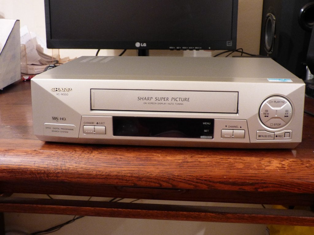 sharp VIDEO-RECORDER zonder Ab. maar als nieuw en werkend., Ophalen, Audio en Video