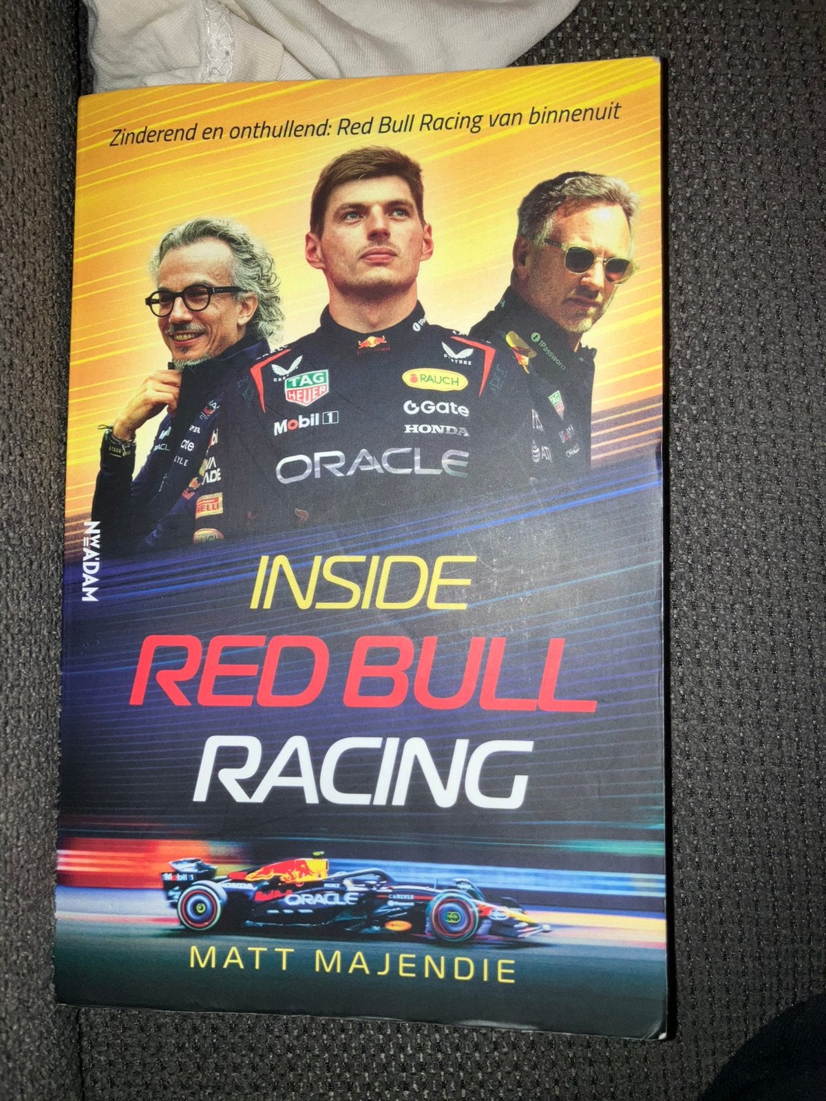Inside Red bull racing, Ophalen of Verzenden, Zo goed als nieuw, Overige sporten