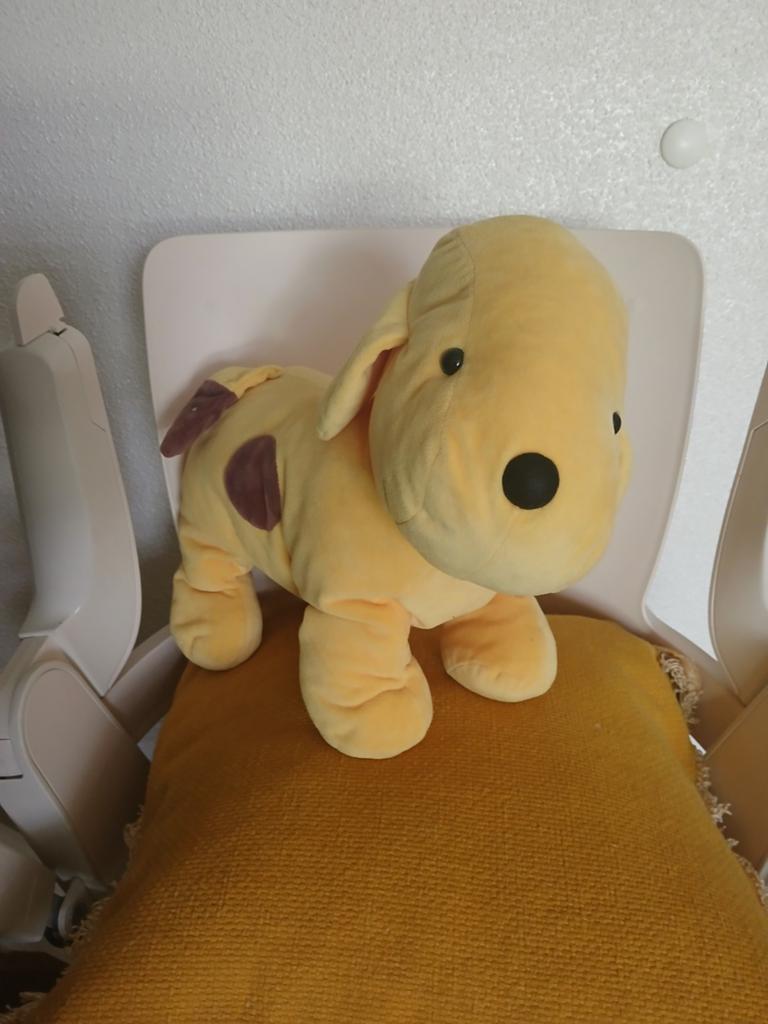 Dribbel knuffel lengte 35 cm,hoogte 35cm., Gebruikt, Geel, Overige typen, Ophalen of Verzenden