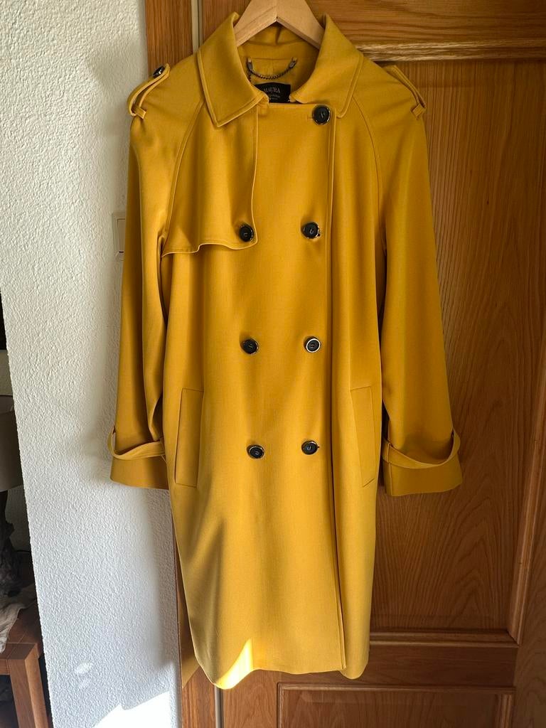 Maura by Claudia Sträter trenchcoat geel/kerrie maat 42, Verzenden, Gedragen, Maat 42/44 (L), Geel