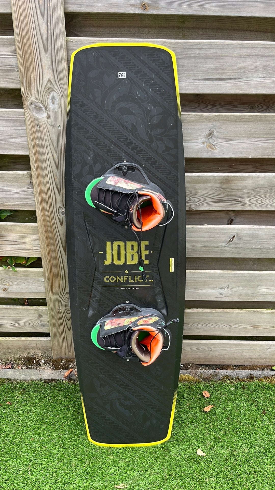 Wakeboard Jobe 127 met Ronix bindingen, Watersport en Boten, Wakeboarden, Ophalen, Gebruikt, Board en Schoenen
