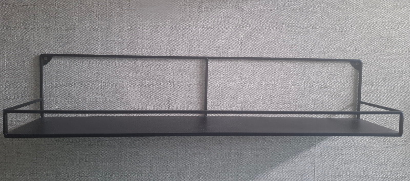 Zwart metalen wandrek, wandbox met open hoge achterkant, Ophalen, Zo goed als nieuw