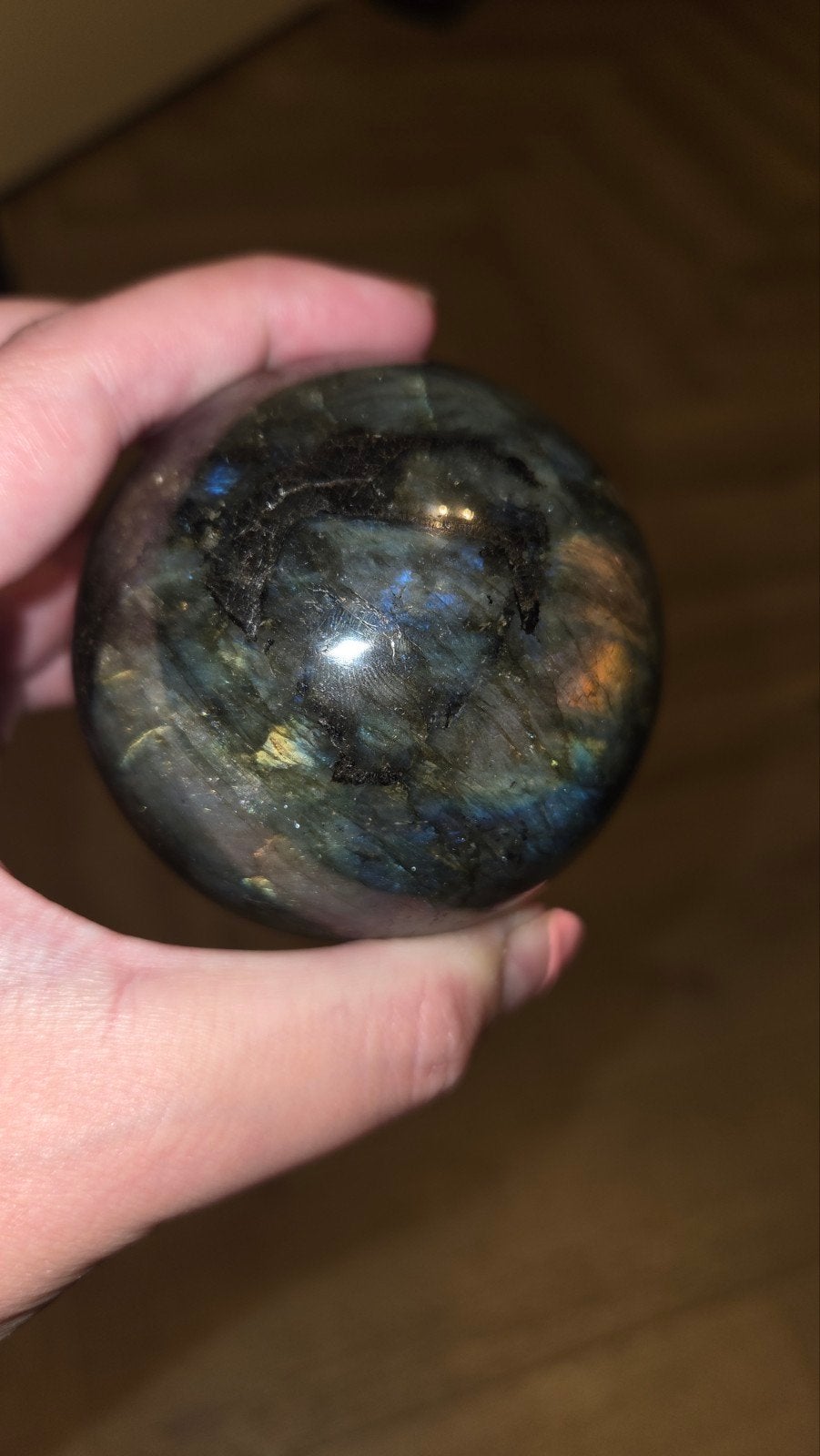 Prachtige Labradoriet Bol - 515 gram, 7 cm, Verzamelen, Mineralen en Fossielen, Ophalen of Verzenden