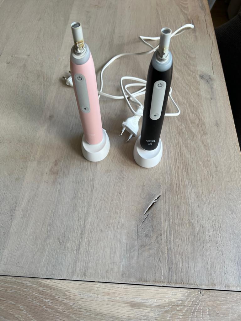 Oral B iO elektrische tandenborstels, Ophalen of Verzenden, Zo goed als nieuw