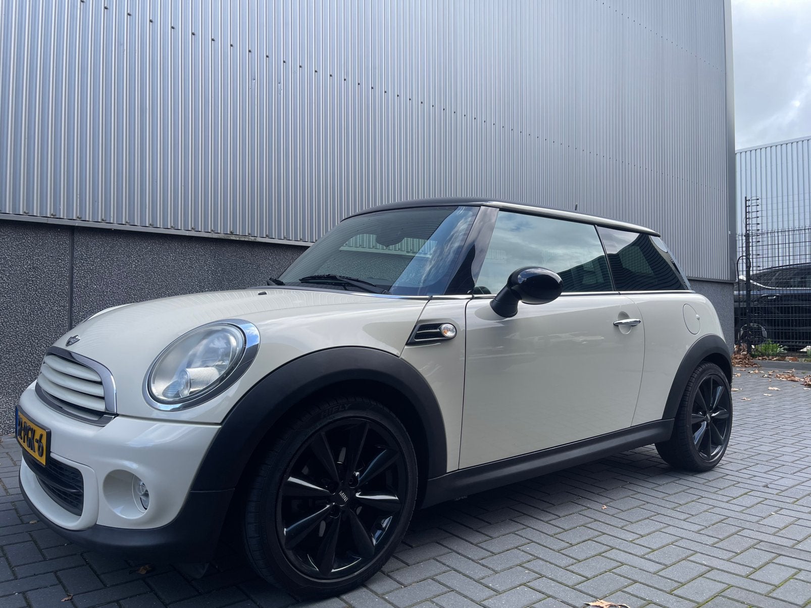 MINI (r56) business line1.6,Airco,NAP, cruise control,APK, Auto's, Voorwielaandrijving, Stof, 4 stoelen, Metallic lak