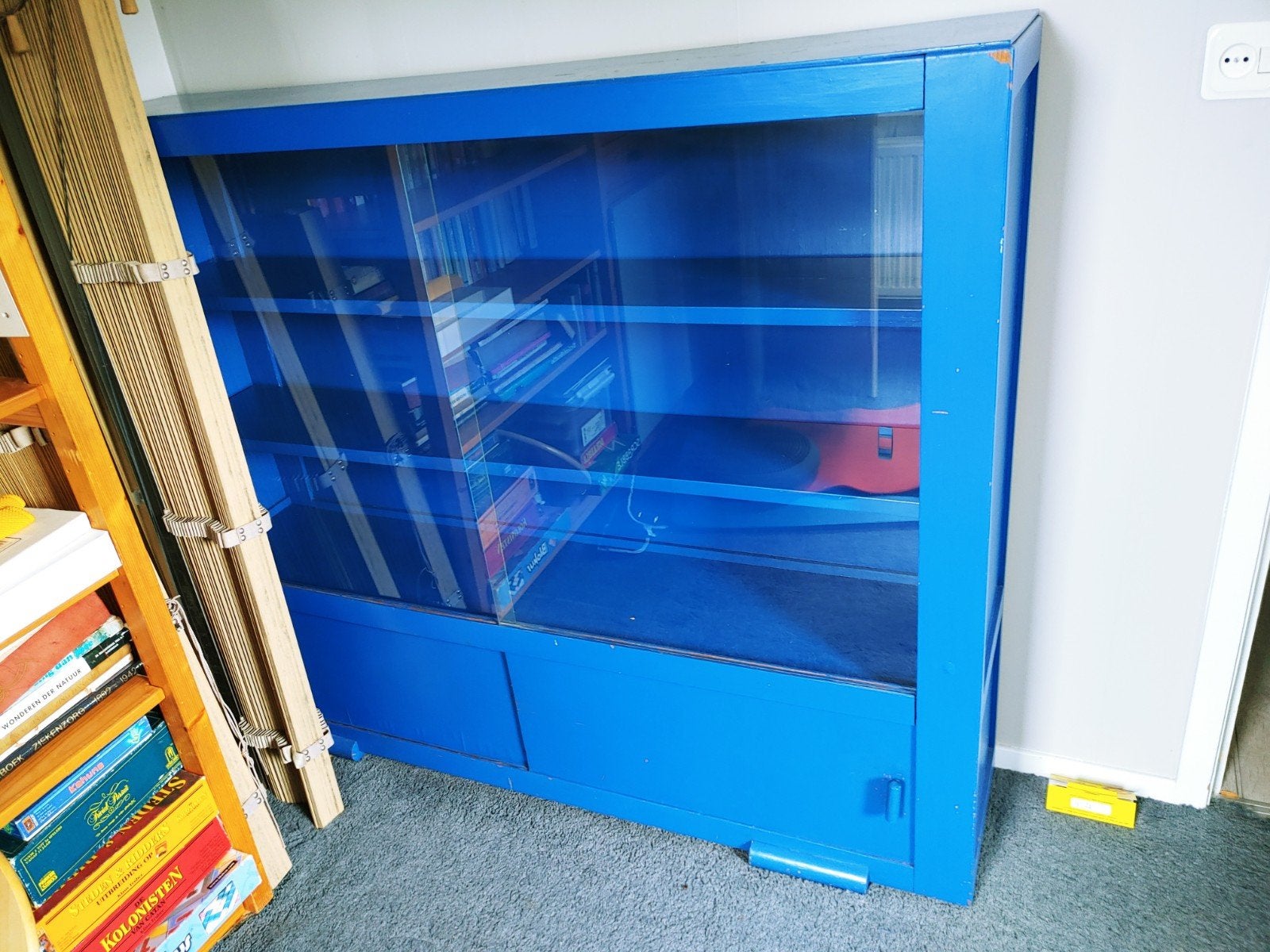Vintage vitrine kast, Ophalen