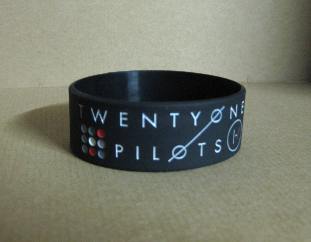 Twenty One Pilots armband, Ophalen of Verzenden, Zo goed als nieuw, Gebruiksvoorwerp
