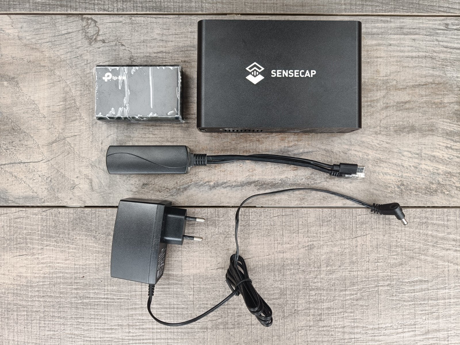 Sensecap M1 Helium miner hotspot + 8dbi antenne + POE module, Computers en Software, Gebruikt, ., Ophalen of Verzenden, Sensecap