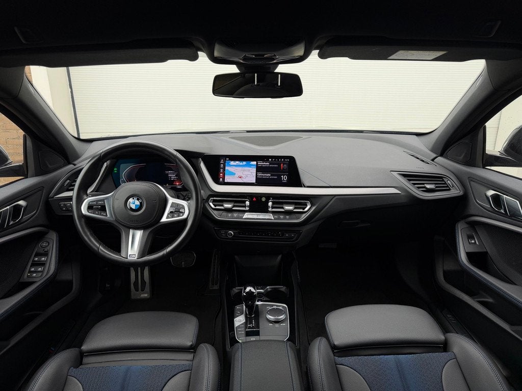 BMW 1-serie 120i Executive M-sport|Automaat|Camera|Sportstoe, Auto's, BMW, 1998 cc, 730 kg, Gebruikt, Euro 6